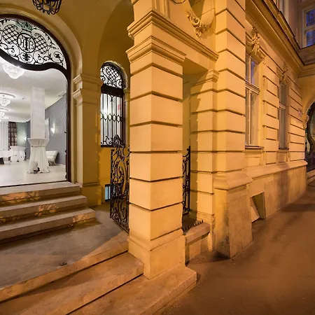 ロフト ブラティスラヴァ 4*