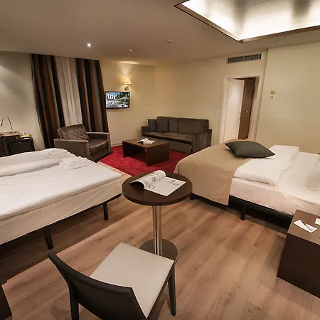 Loft Hotel 4*