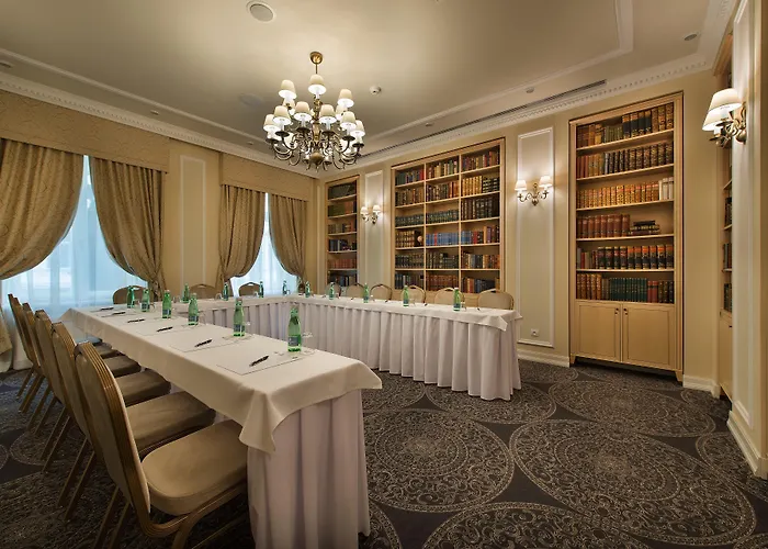 ロフト ブラティスラヴァ 4*