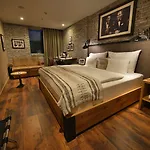 Loft 4* ברטיסלאבה